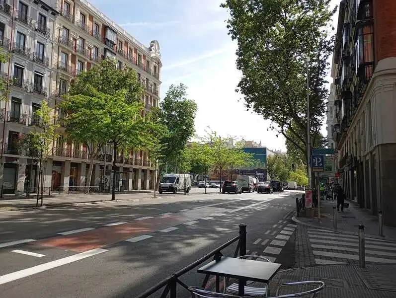 Vista exterior de Local de alquiler en Madrid con Aire acondicionado