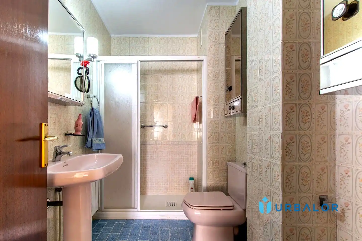 Bathroom of Flat for sale in Alcorcón  with Air Conditioner, Heating and Parquet flooring