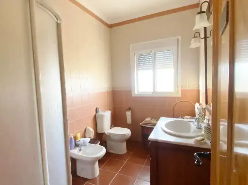 Bany de Pis en venda en Castilblanco de los Arroyos amb Aire condicionat i Jardí privat