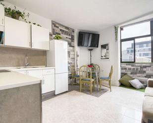 Cuina de Apartament per a compartir en Las Palmas de Gran Canaria amb Aire condicionat i Terrassa