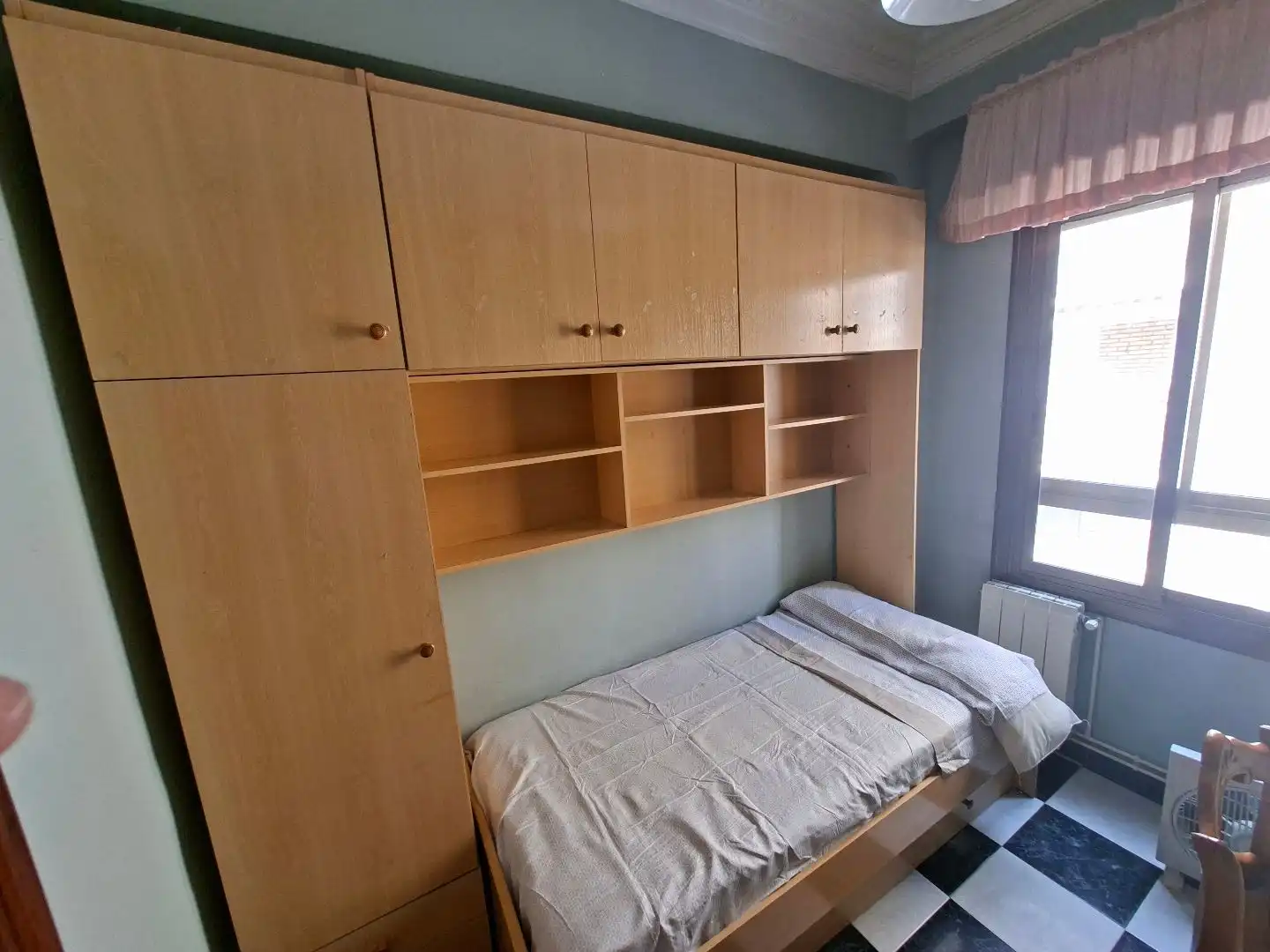 Schlafzimmer von Wohnung zur Miete in  Valencia Capital mit Klimaanlage, Terrasse und Balkon