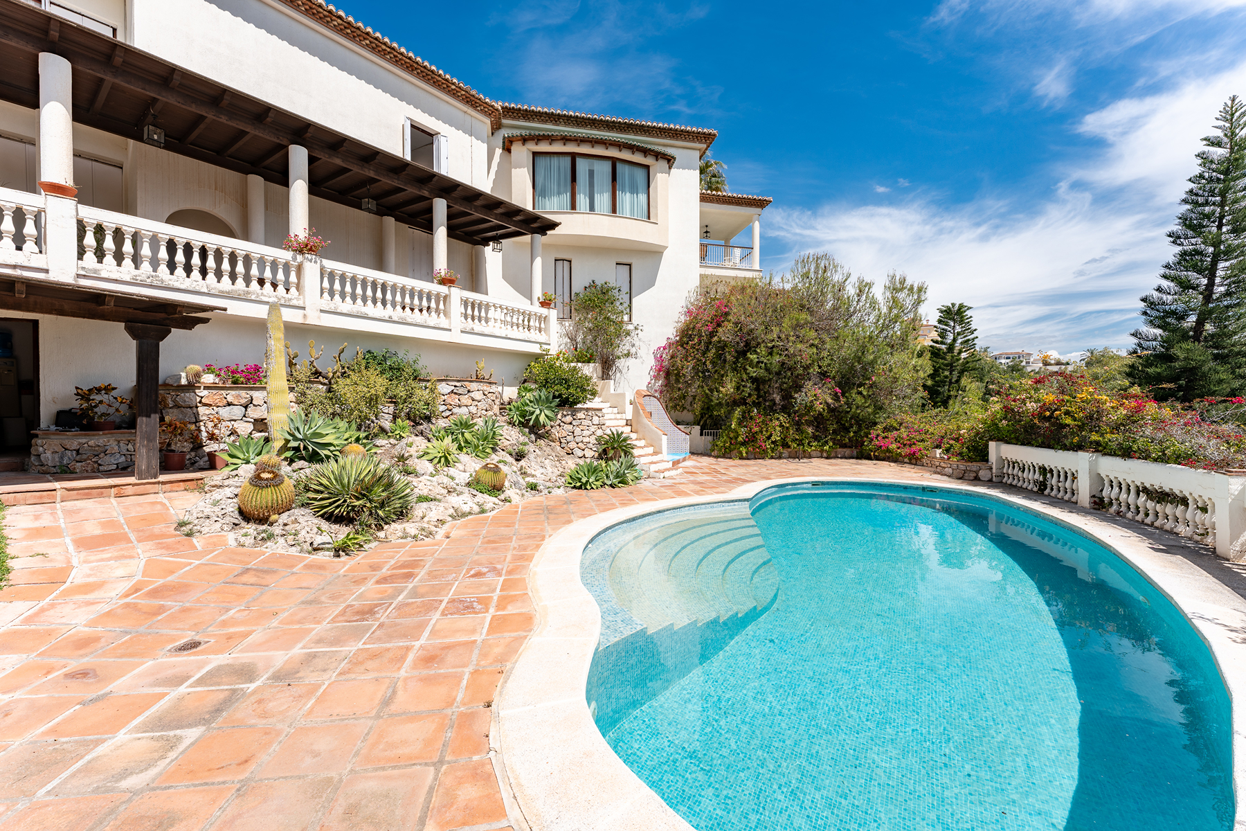 Piscina de Casa o xalet en venda en Salobreña amb Jardí privat, Terrassa i Traster