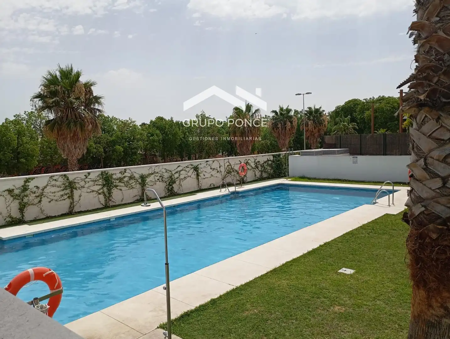 Schwimmbecken von Wohnung zum Verkauf in Jerez de la Frontera mit Abstellraum, Schwimmbad und Gemeinschaftspool