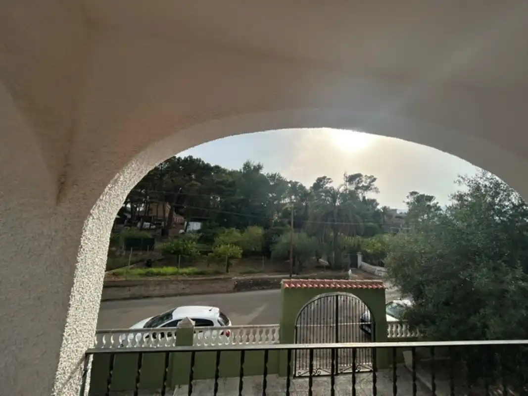 Vista exterior de Casa o xalet en venda en Palma de Gandia amb Aire condicionat, Terrassa i Piscina
