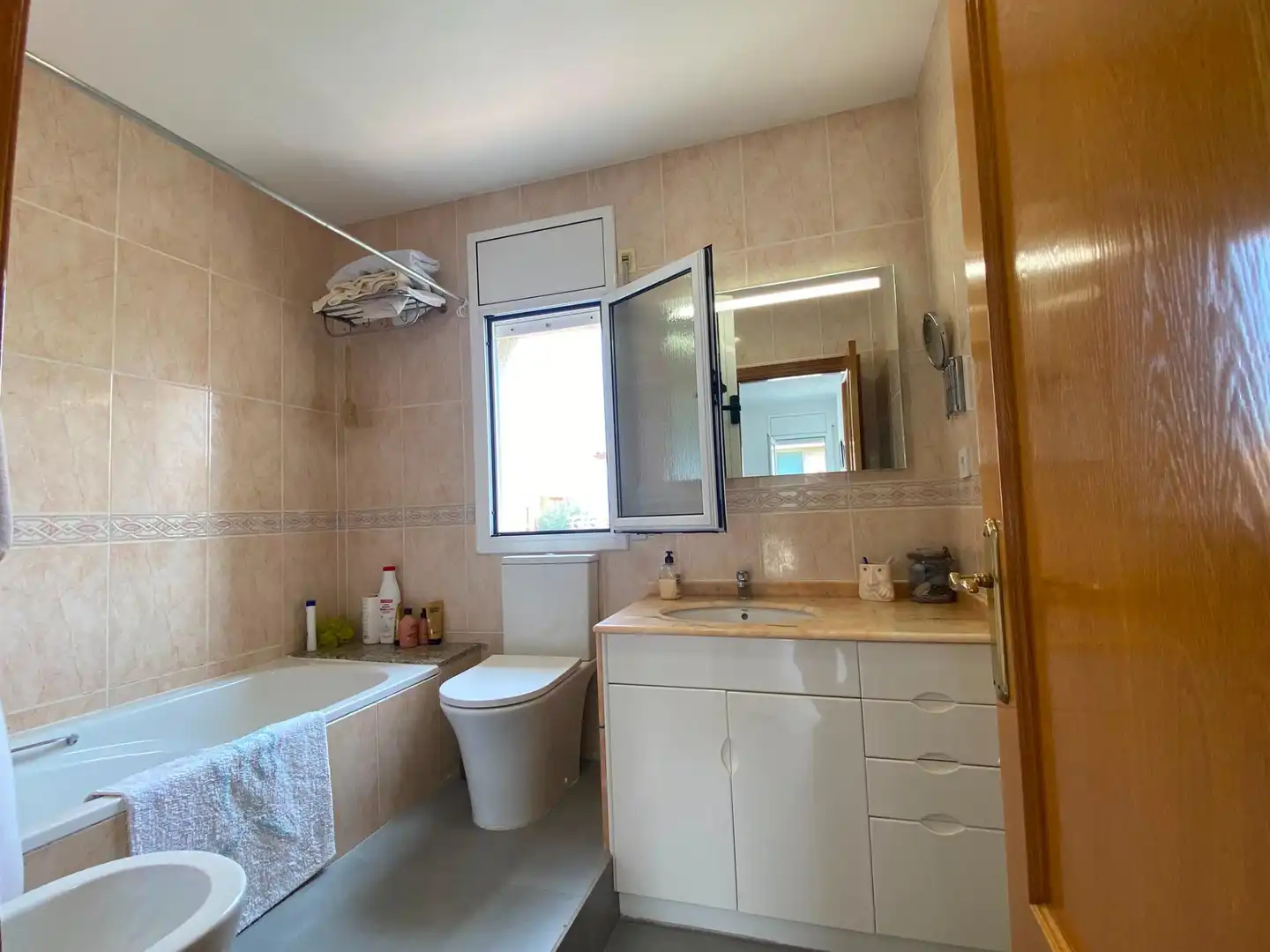 Bany de Casa o xalet en venda en Esparreguera amb Jardí privat, Terrassa i Balcó