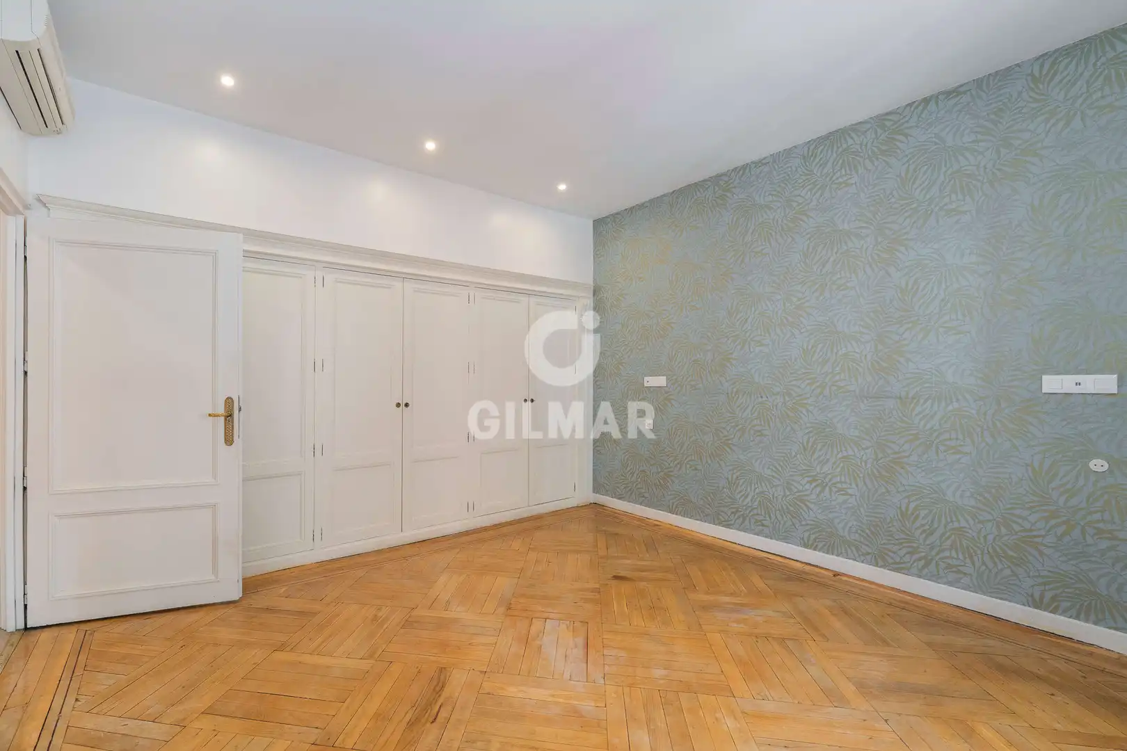 Bedroom of Flat for sale in Madrid  with Heating and Storage room