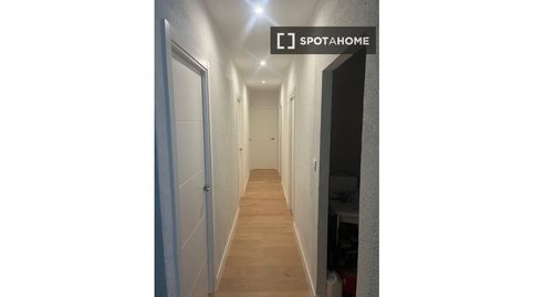 Photo 2 of Room in El Plantinar – Avda. La Paz - El Juncal, Sevilla Capital