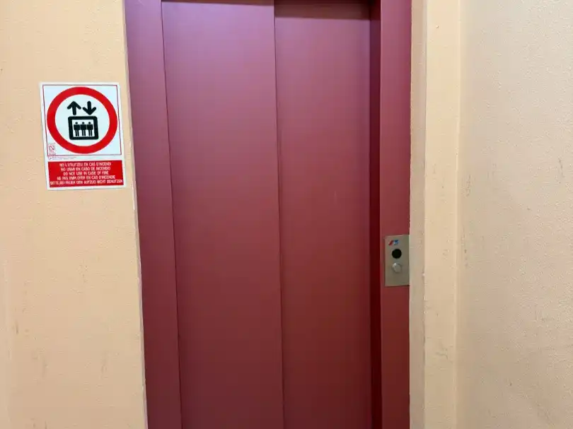 Dúplex con ascensor en venta en Carrer dels Tints 30, imagen 6