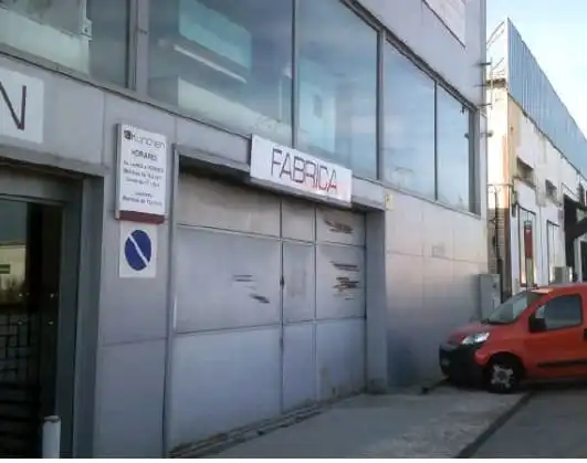 Vista exterior de Nave industrial en venta en Parla con Calefacción