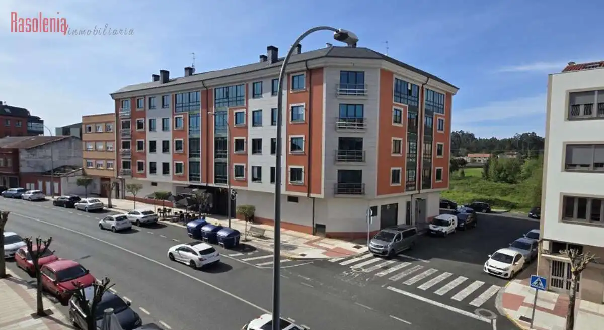 Vista exterior de Piso en venta en O Feal - Xubia