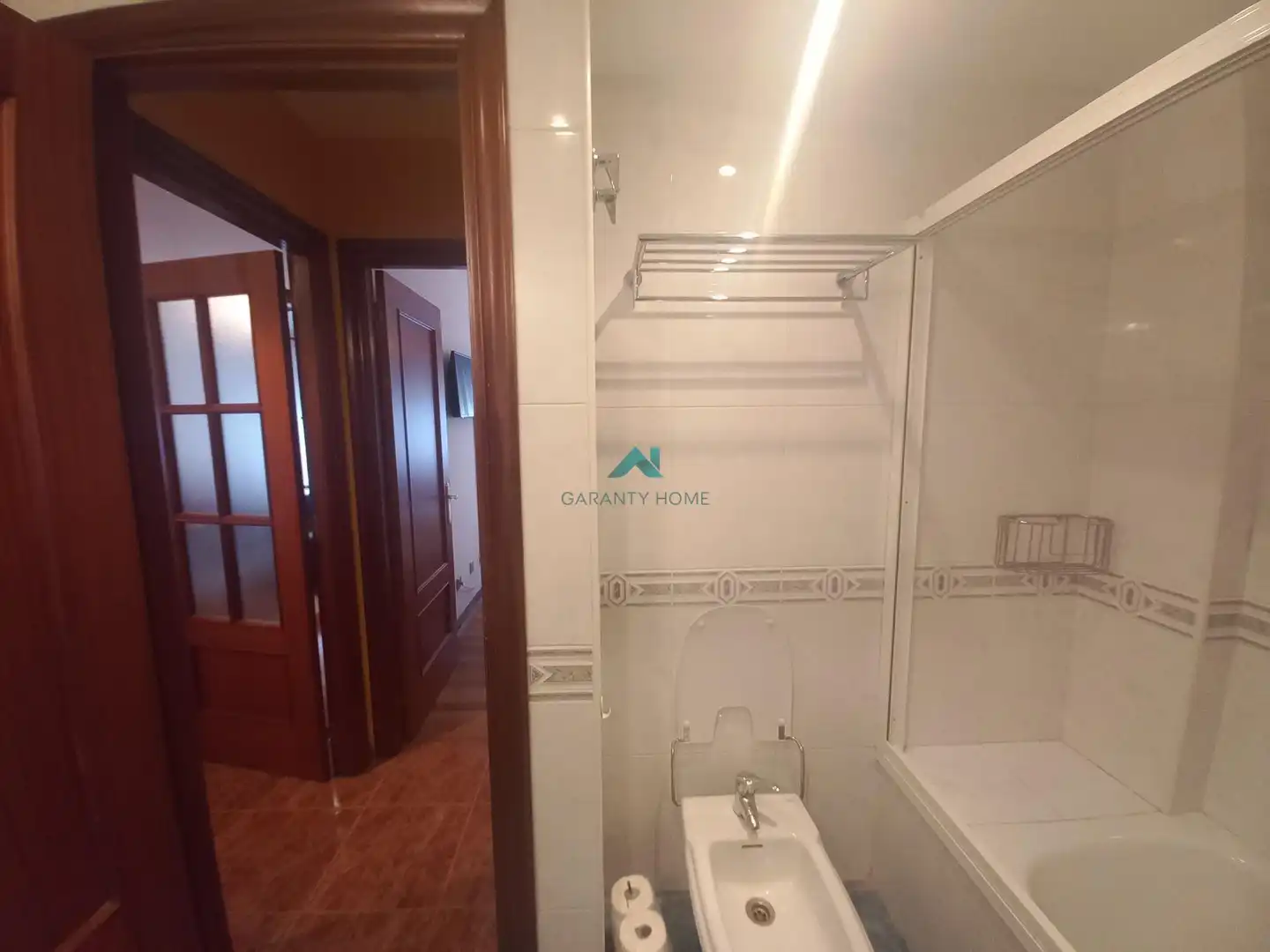 Badezimmer von Erdgeschoss zum Verkauf in Laredo mit Möbliert