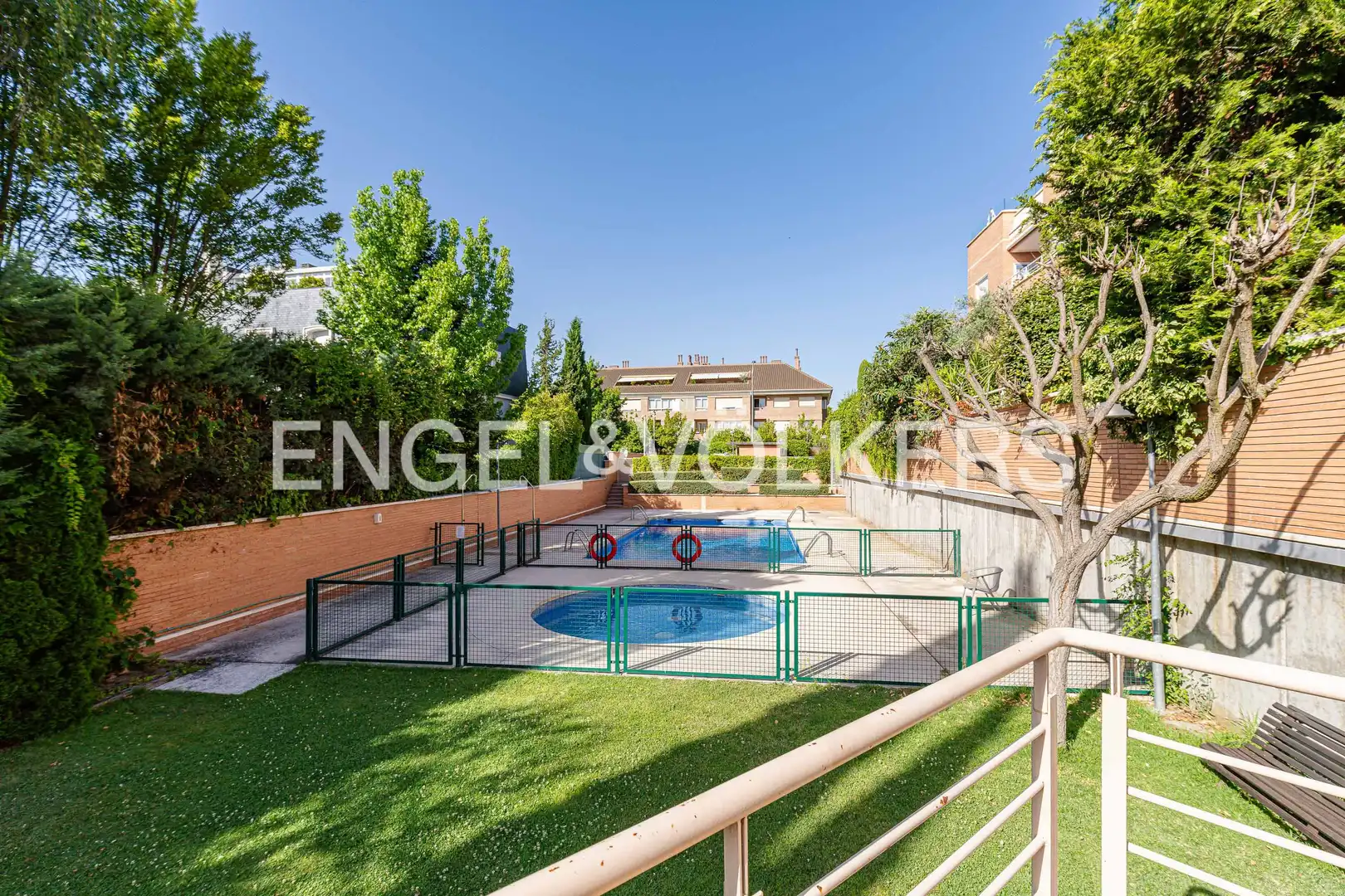 Swimming pool of Duplexes for sale in Madrid  with Air Conditioner, Heating and Terrace