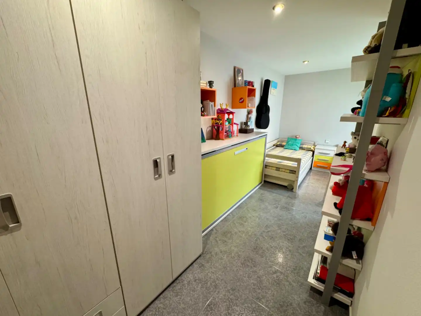 Piso en venta en Sant Boi de Llobregat con Aire acondicionado, Terraza y Trastero