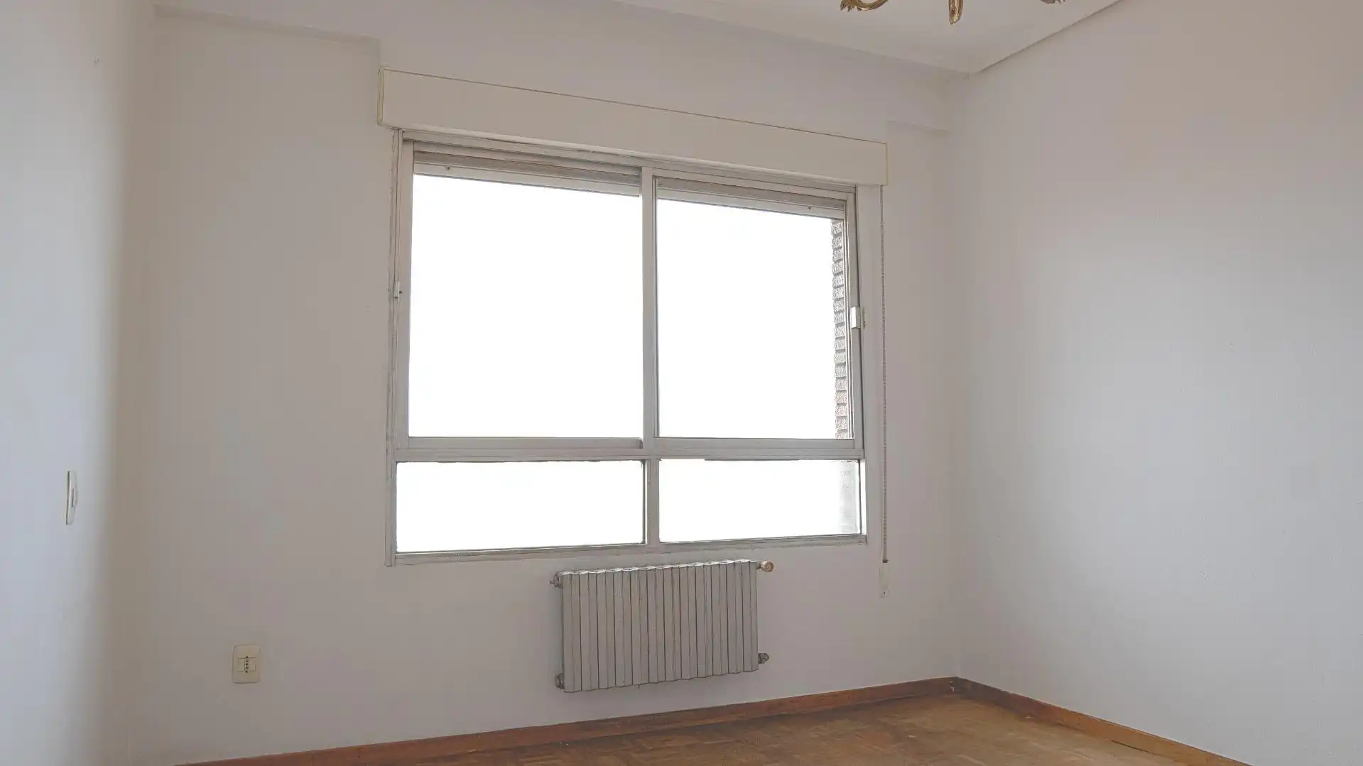 Habitación de Ático en venta en Avilés con Calefacción y Balcón