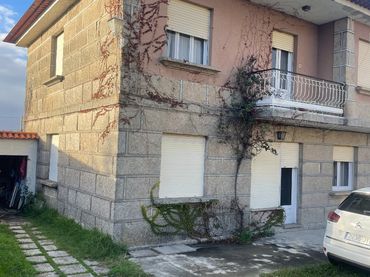 Villa in vendita a Avenida de Cesáreo A. Vázquez