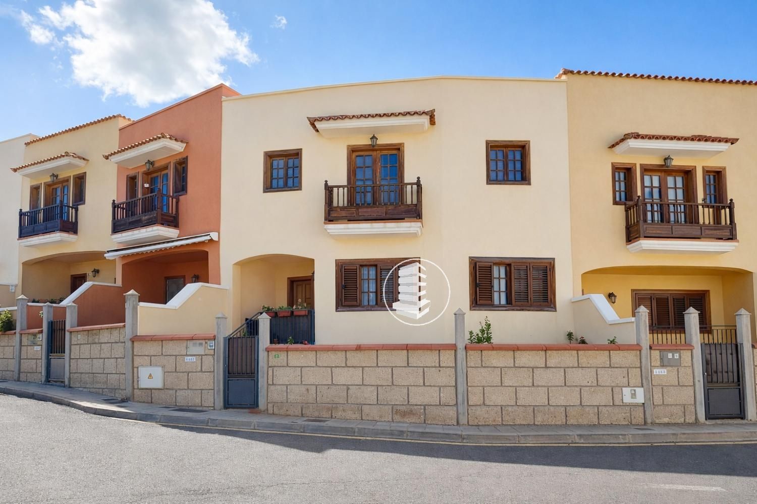 Exterior view of Single-family semi-detached for sale in  Santa Cruz de Tenerife Capital  with Storage room