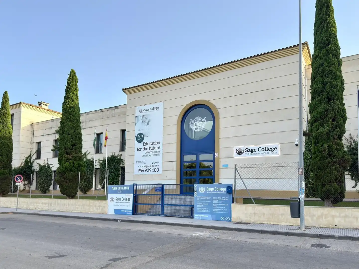 Außenansicht von Residential zum Verkauf in Jerez de la Frontera
