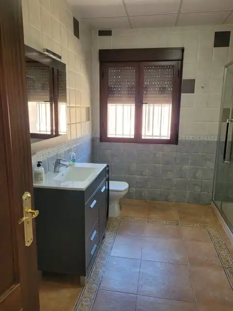 Bany de Casa o xalet en venda en El Bonillo amb Aire condicionat, Calefacció i Moblat