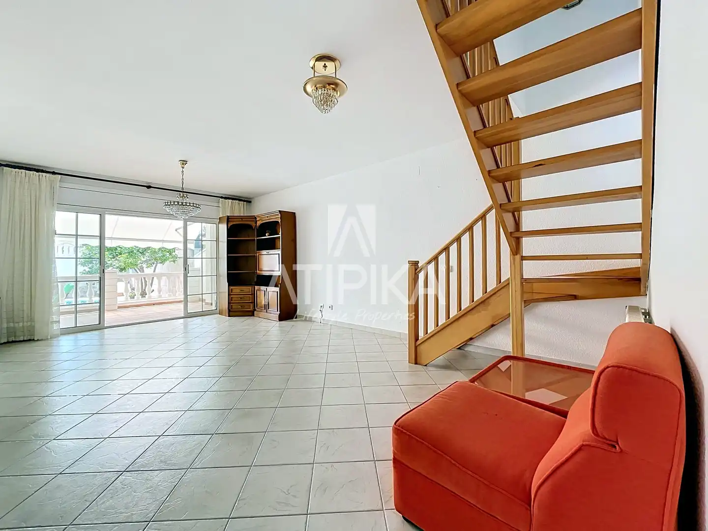 Sala d'estar de Casa o xalet en venda en Sant Pere de Ribes amb Piscina