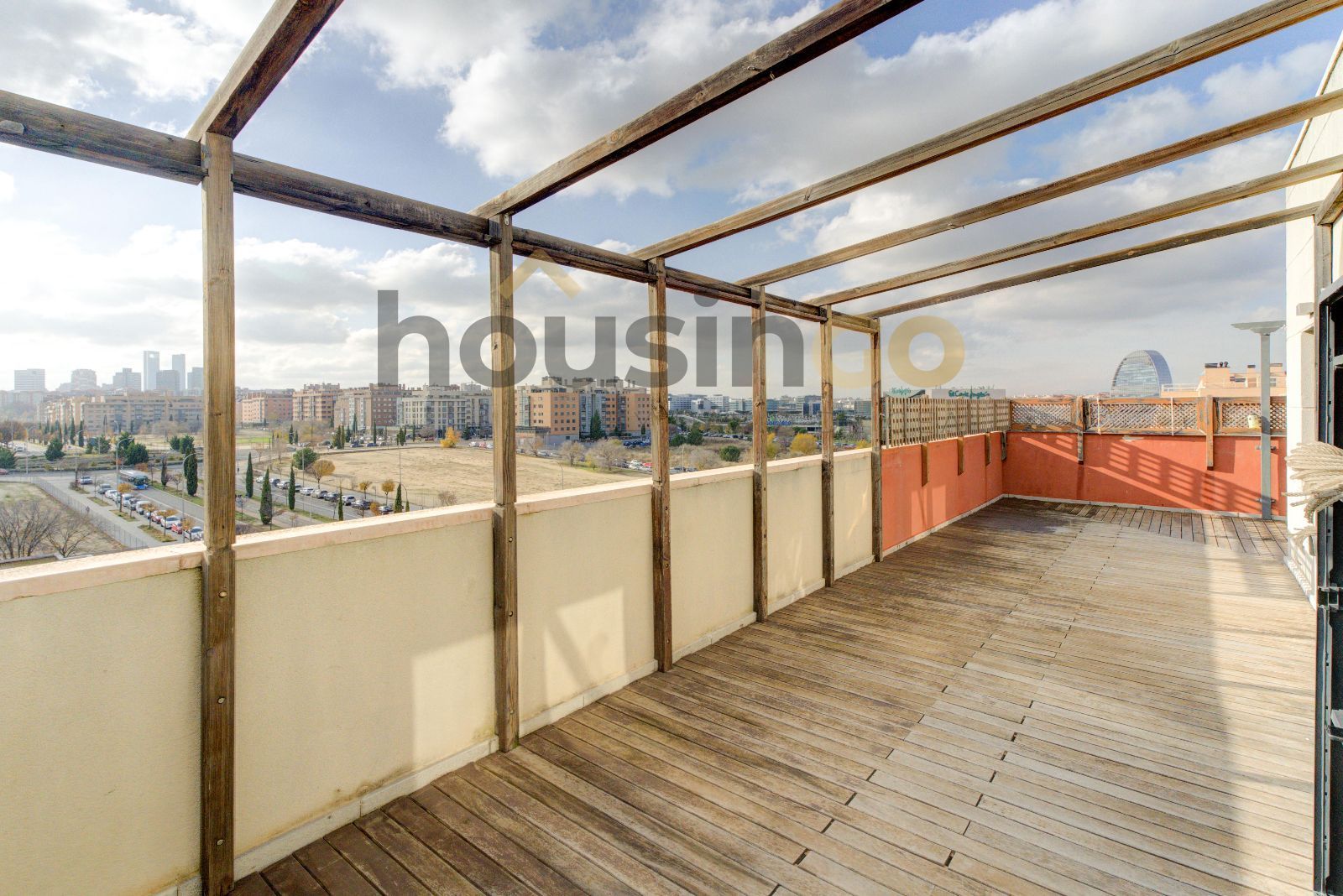 Terraza de Ático de alquiler en  Madrid Capital con Aire acondicionado, Calefacción y Terraza