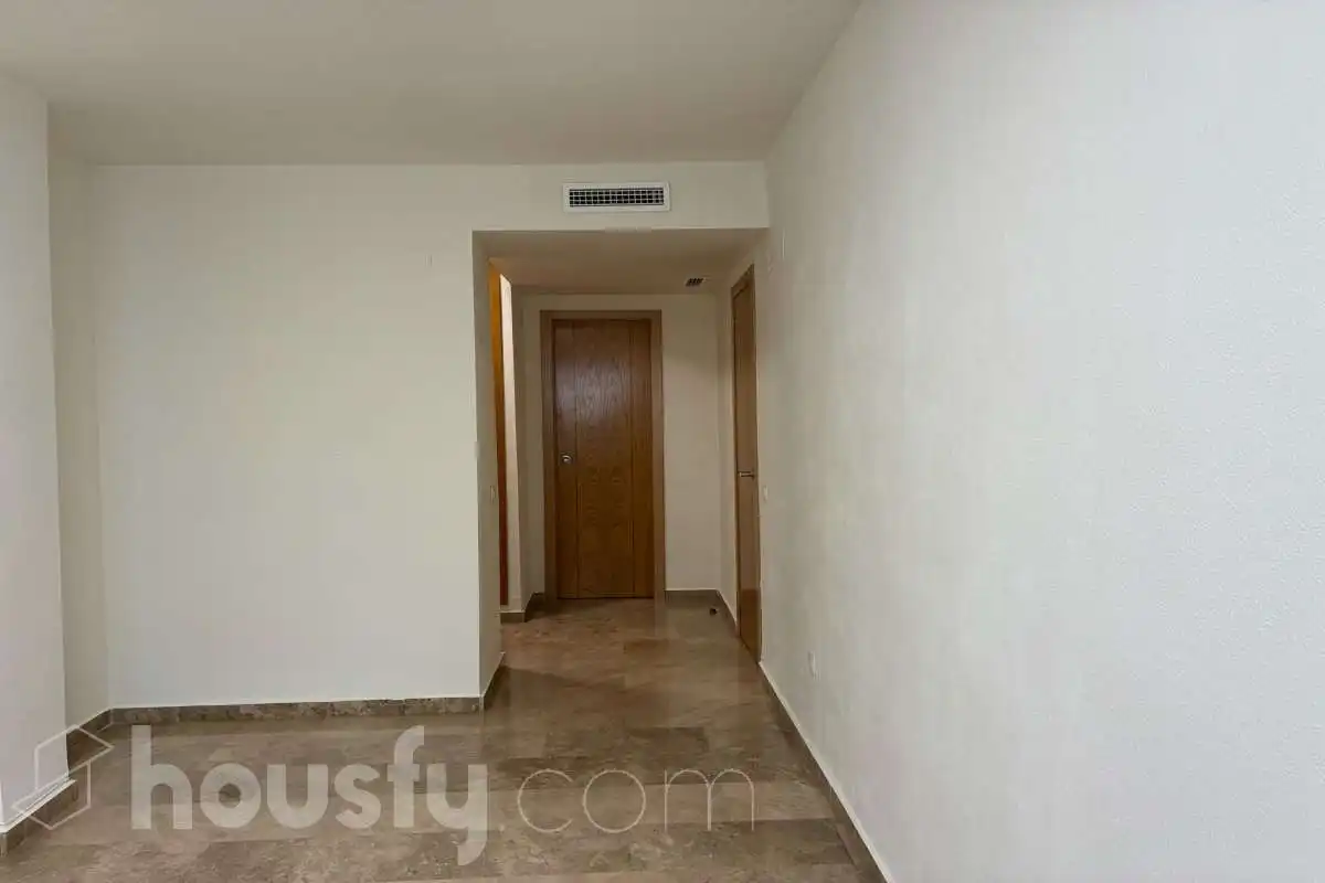 Flat for rent in Valencia  with Air Conditioner, Storage room and Balcony