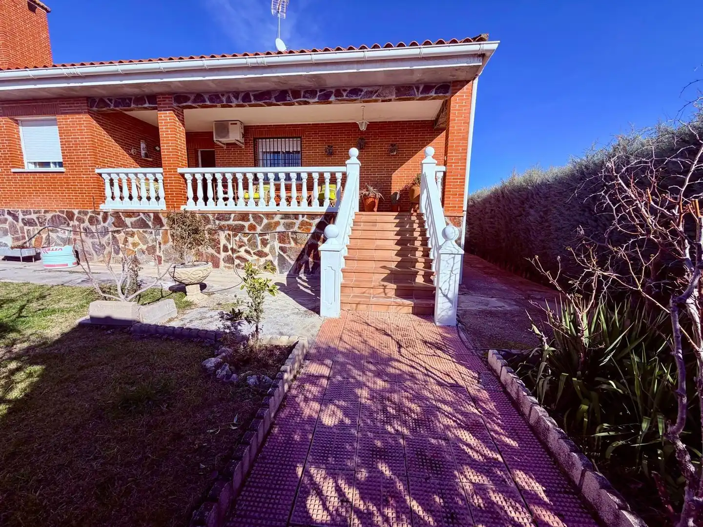 Chalet con piscina en venta en Chozas de Canales, imagen 3