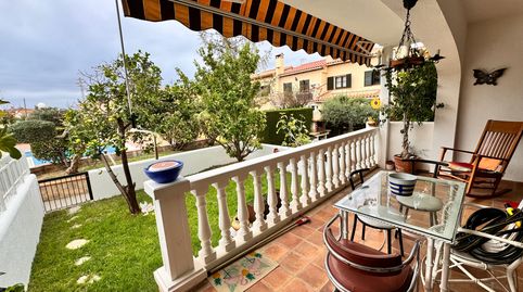 Chalet adosado con jardín y piscina comunitaria en la parte alta de Sant Jordi