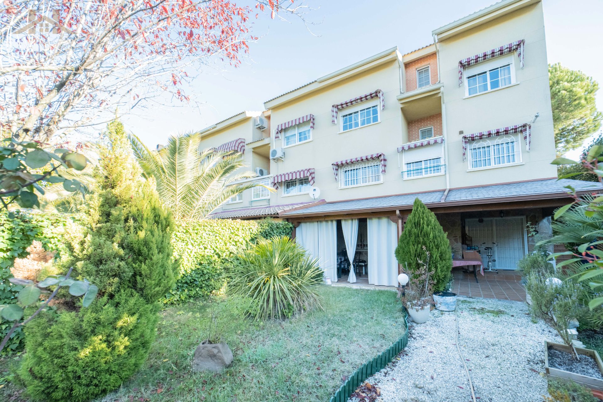 Exterior view of Single-family semi-detached for sale in Arroyomolinos (Madrid)  with Air Conditioner, Heating and Private garden
