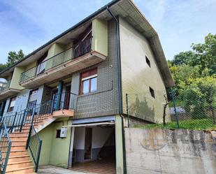 Vista exterior de Casa o xalet de lloguer en Piélagos amb Calefacció, Jardí privat i Terrassa