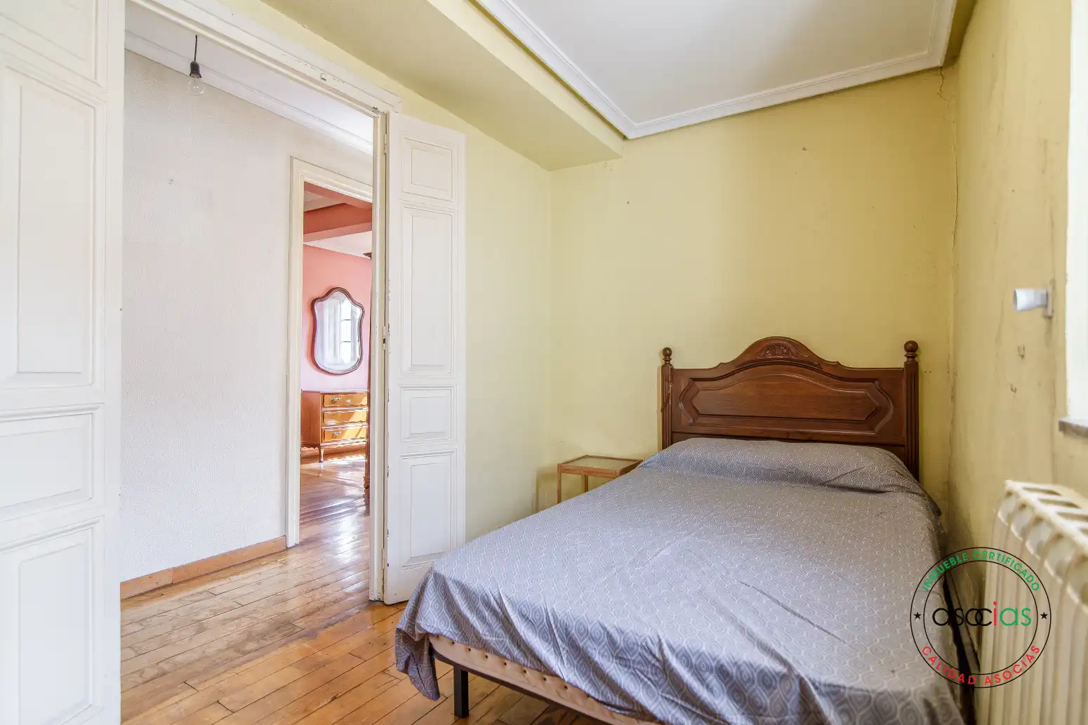 Habitación de Casa o chalet en venta en Las Regueras   con Calefacción y Jardín privado