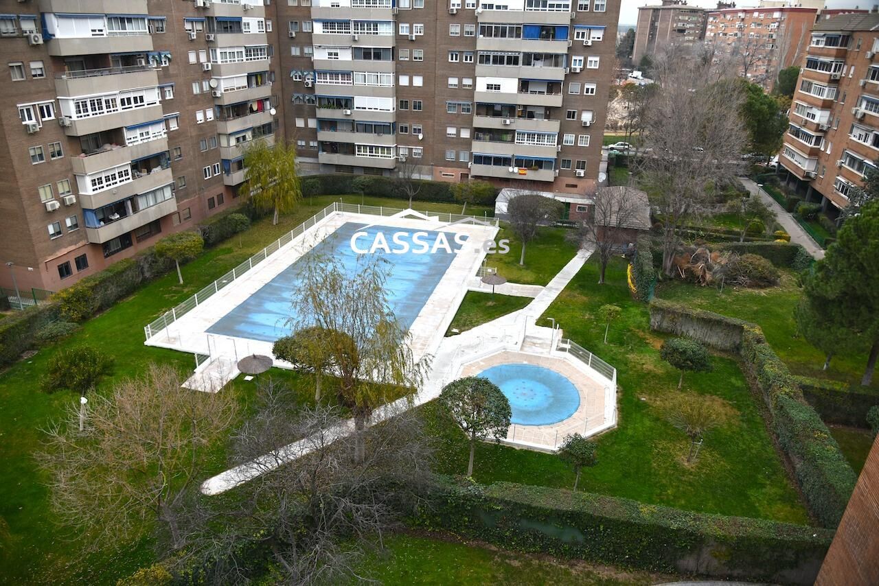 Swimming pool of Flat for sale in Torrejón de Ardoz  with Air Conditioner, Heating and Parquet flooring