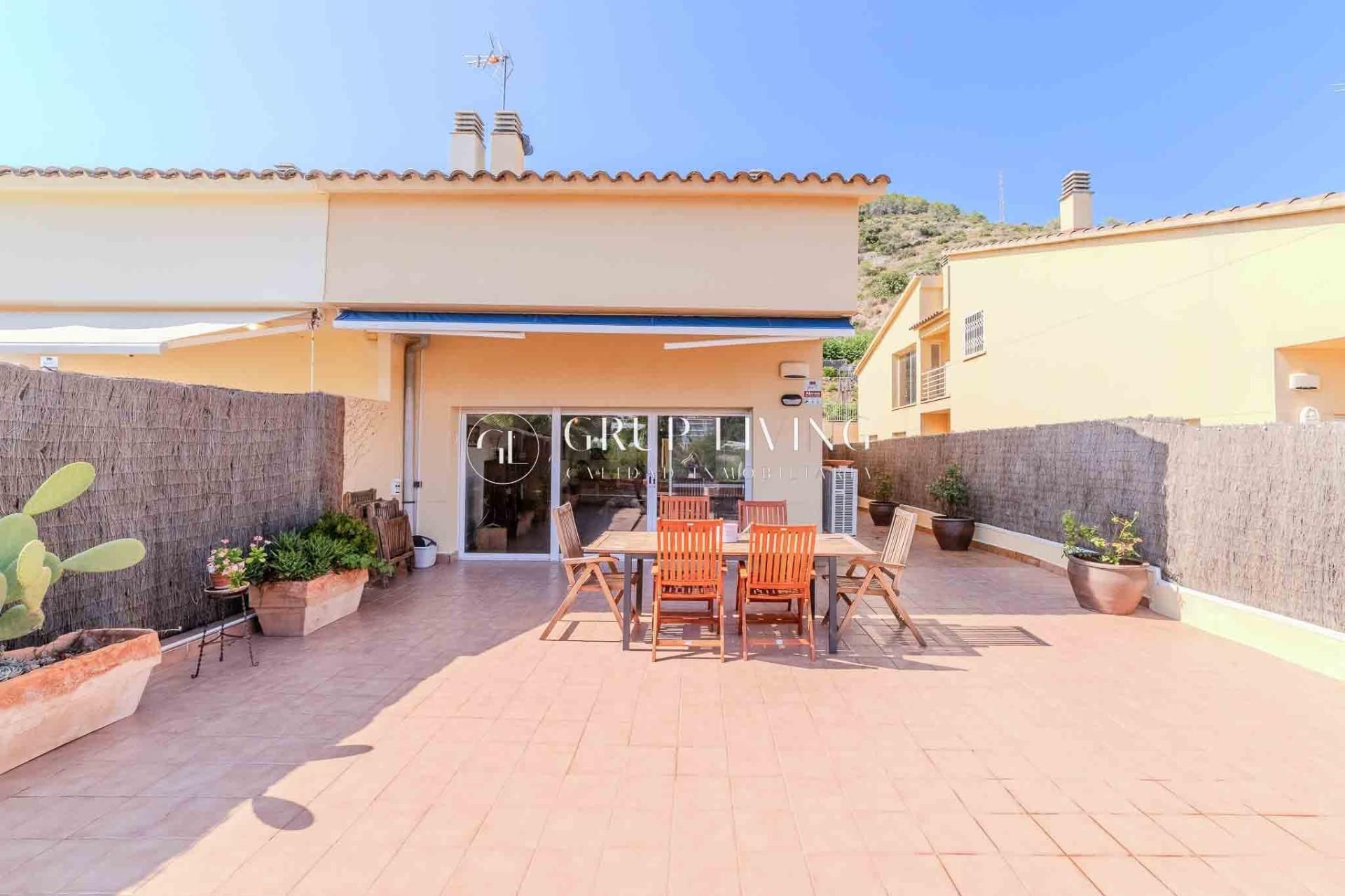 Garden of House or chalet for sale in Sitges  with Air Conditioner, Heating and Private garden