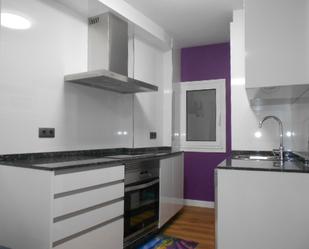 Kitchen of Flat to rent in Santiago de Compostela   with Heating, Furnished and Oven