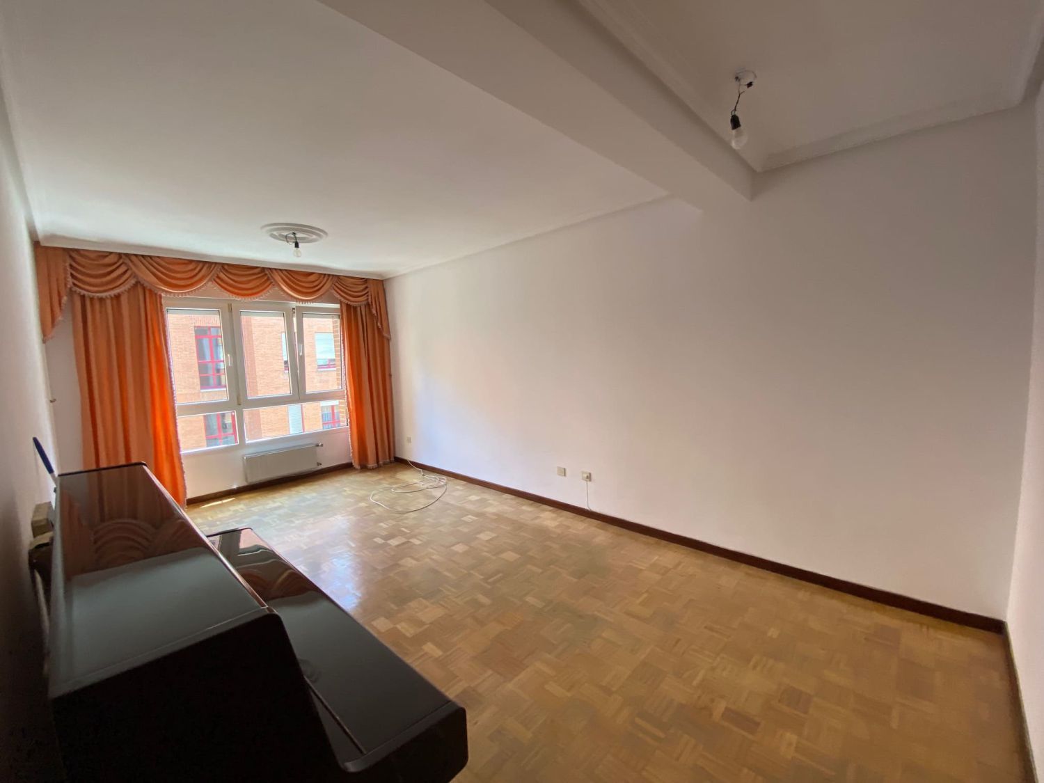 Living room of Flat to rent in Oviedo   with Heating and Storage room