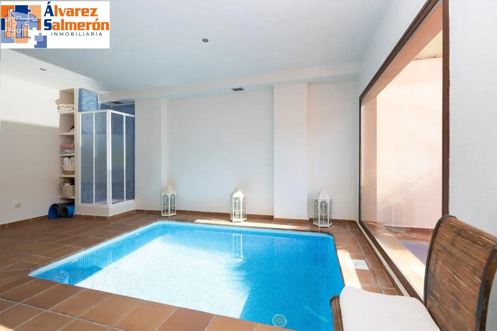 Piscina de Casa adosada en venta en Granada con Aire acondicionado, Calefacción y Terraza