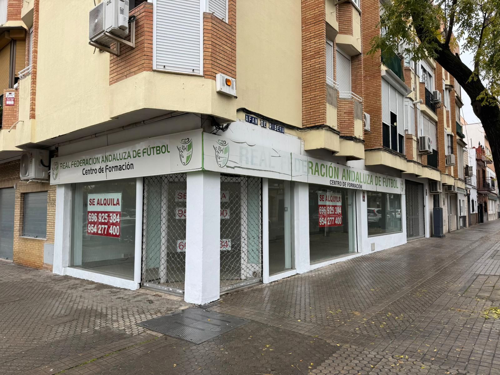 Local de lloguer en  Sevilla Capital amb Aire condicionat