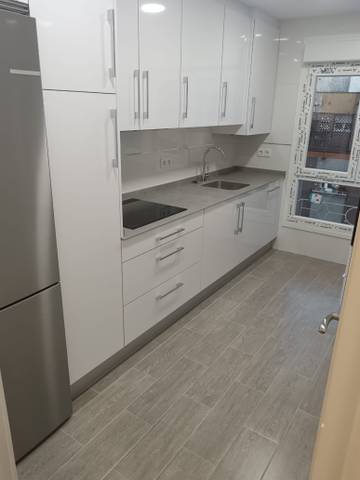 Piso en Venta en Gijón - Calle Andalucía, 10 en Pumarín