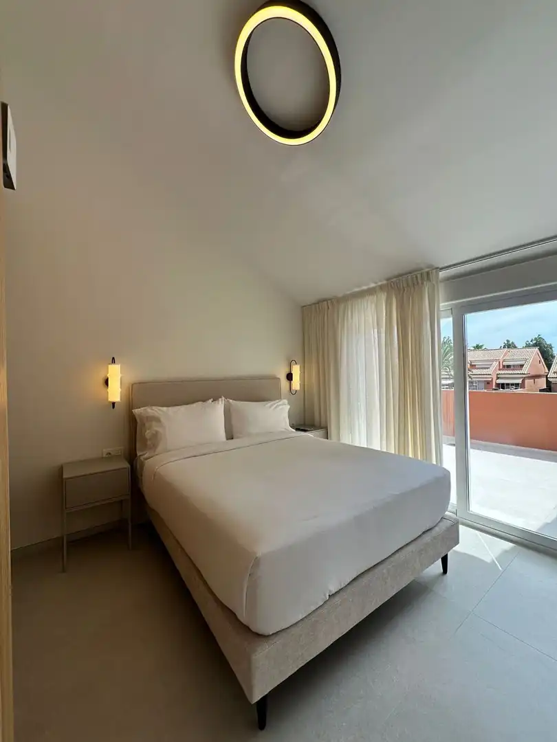 Dormitori de Àtic de lloguer en Marbella amb Aire condicionat, Calefacció i Terrassa