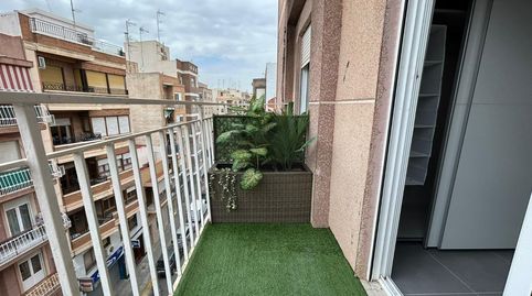 Foto 2 de Piso en venta en Carrer Hermanos Navarro Caracena, Carrús Este, Elche / Elx
