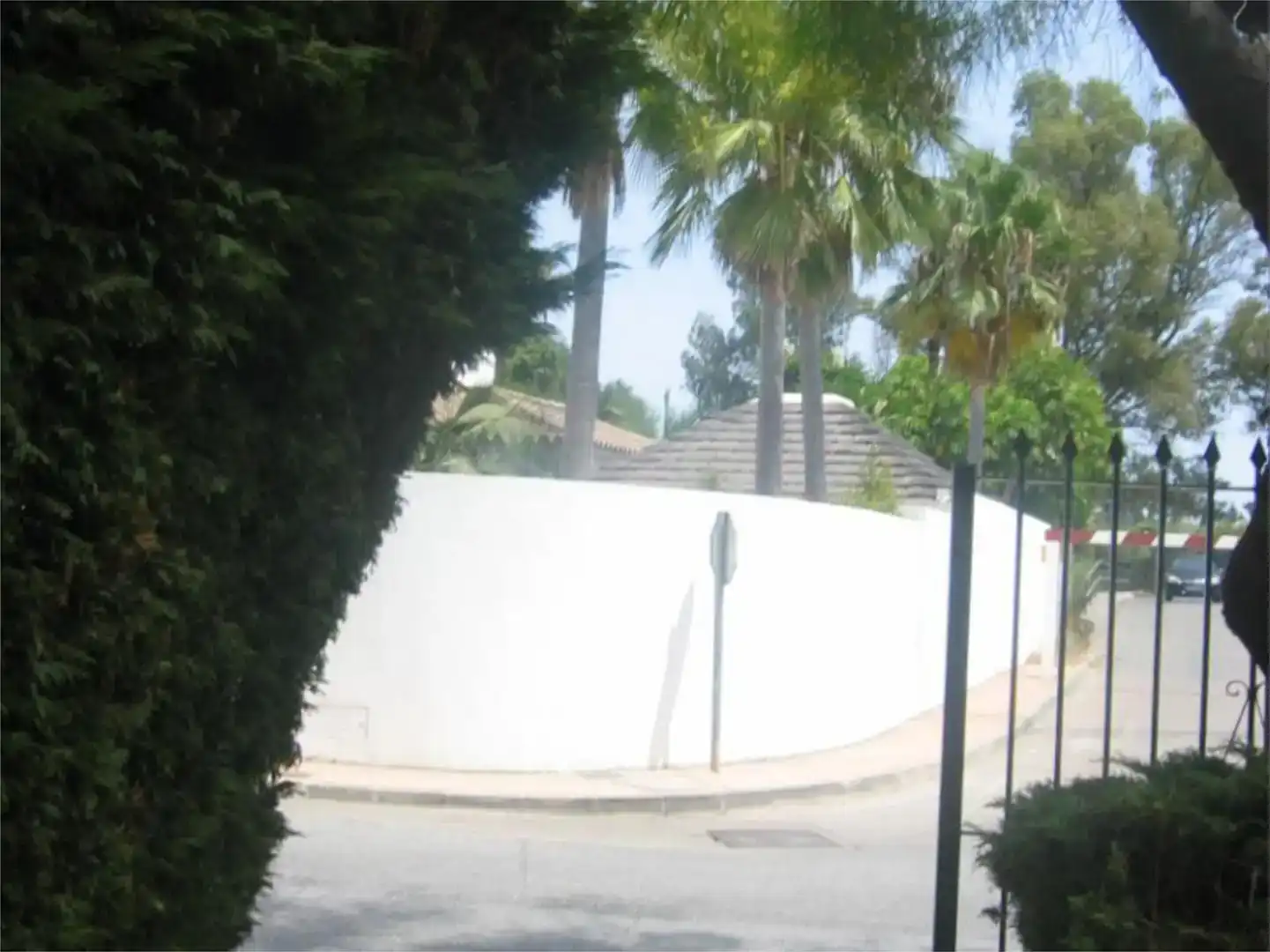 Vista exterior de Pis en venda en Estepona amb Aire condicionat, Jardí privat i Piscina