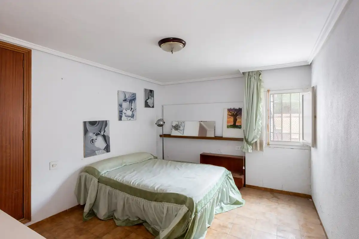 Bedroom of Houses for sale in Torrent  with Air Conditioner, Heating and Private garden