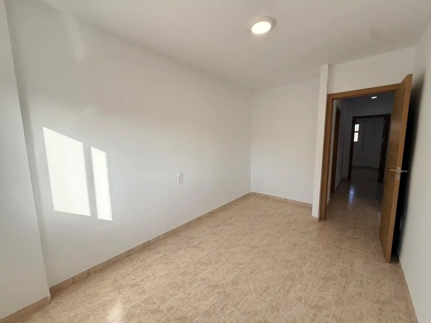 Piso en venta en Roquetas de Mar con Jardín privado, Terraza y Piscina comunitaria