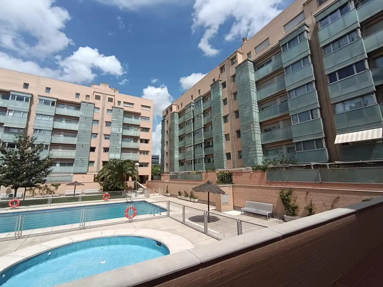 Swimming pool of Flat for sale in Madrid  with Air Conditioner, Heating and Terrace