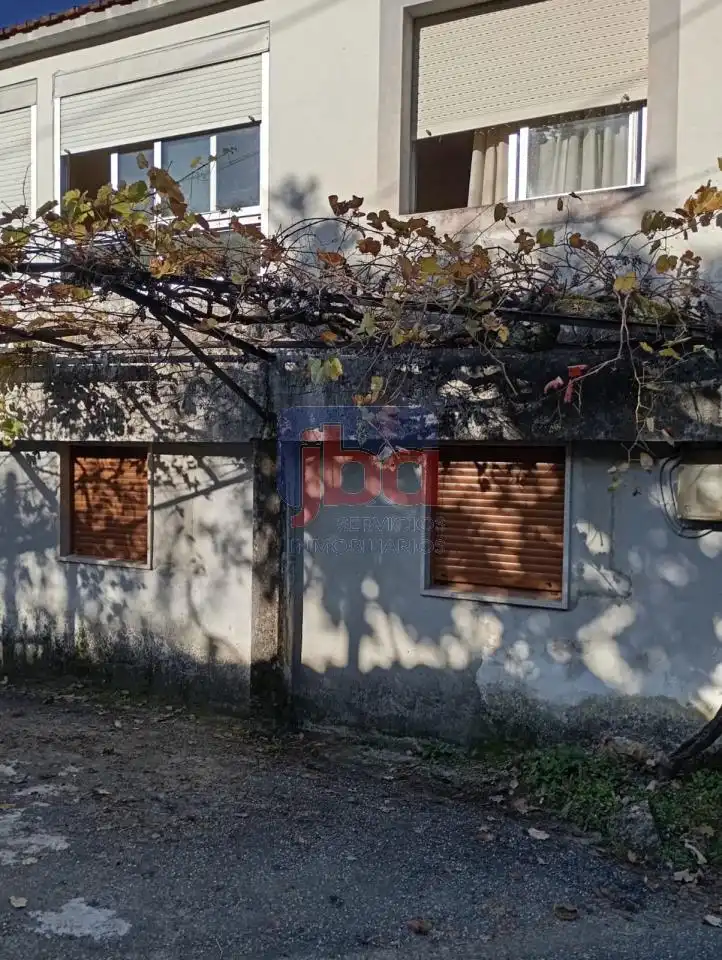 Haus oder Chalet zum Verkauf in Lobeira mit Privatgarten