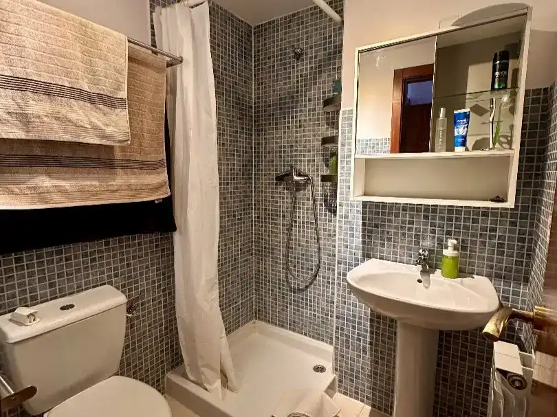 Baño de Piso en venta en Narón con Balcón