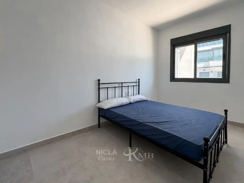 Habitación de Apartamento en venta en Garrucha con Aire acondicionado, Terraza y Amueblado