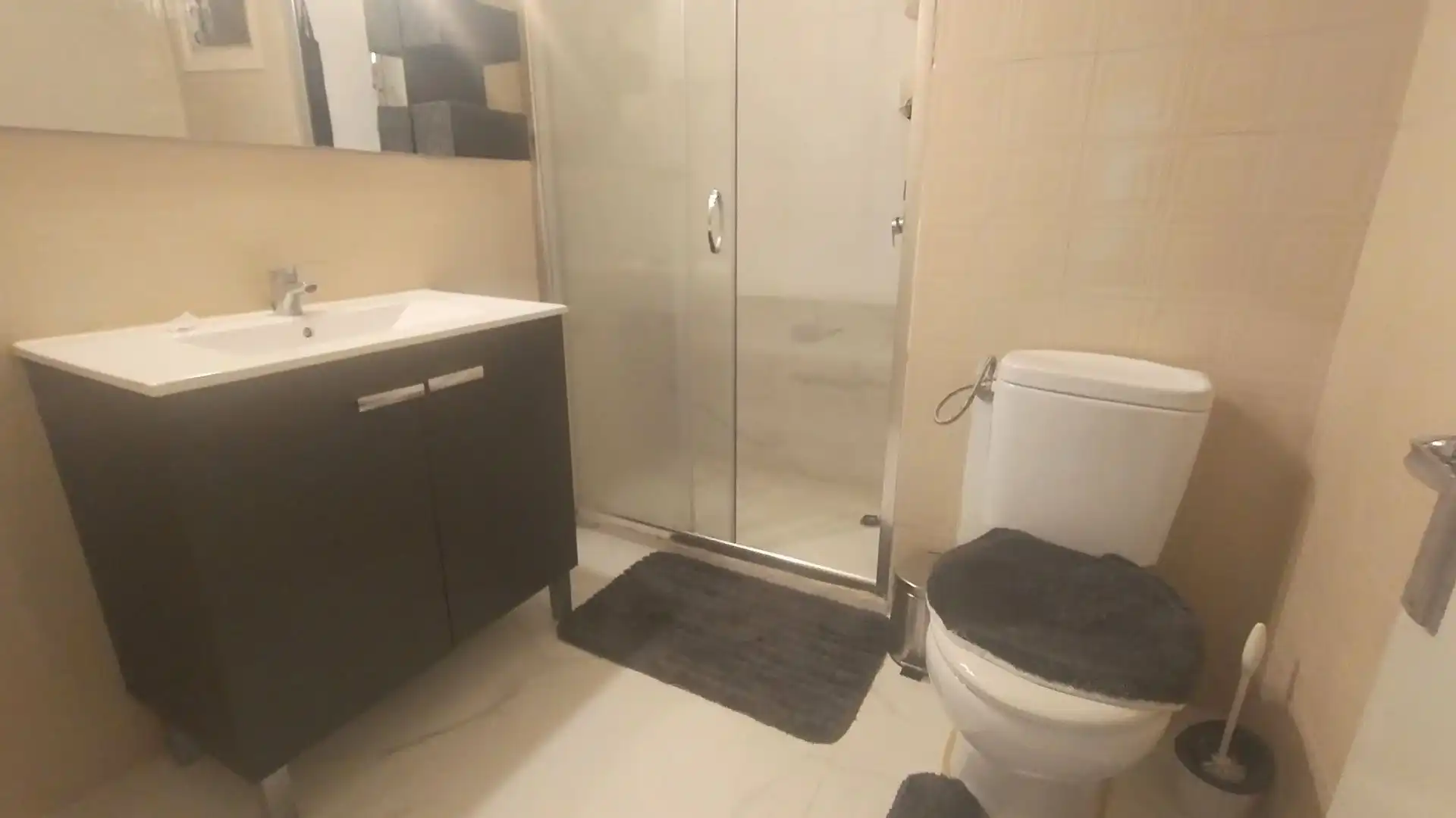 Bany de Pis en venda en Salt amb Aire condicionat i Calefacció