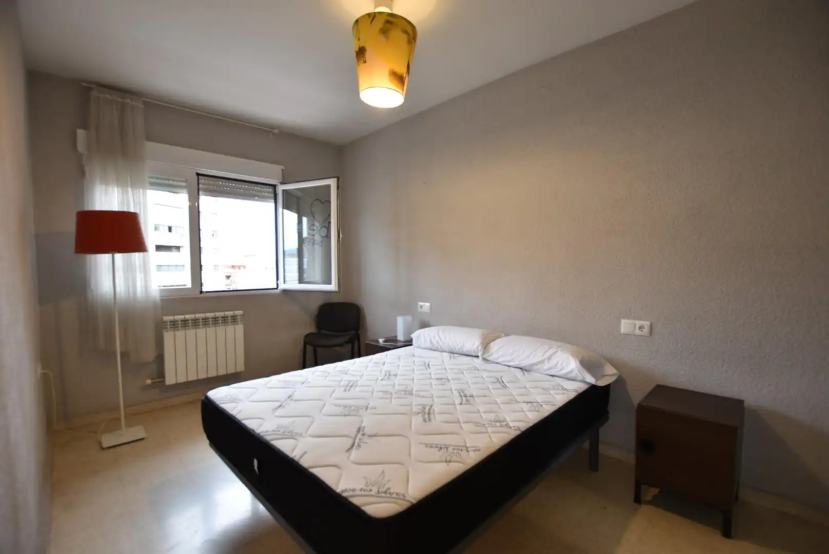 Bedroom of Flat for rent in Granada  with Heating, Furnished and Balcony