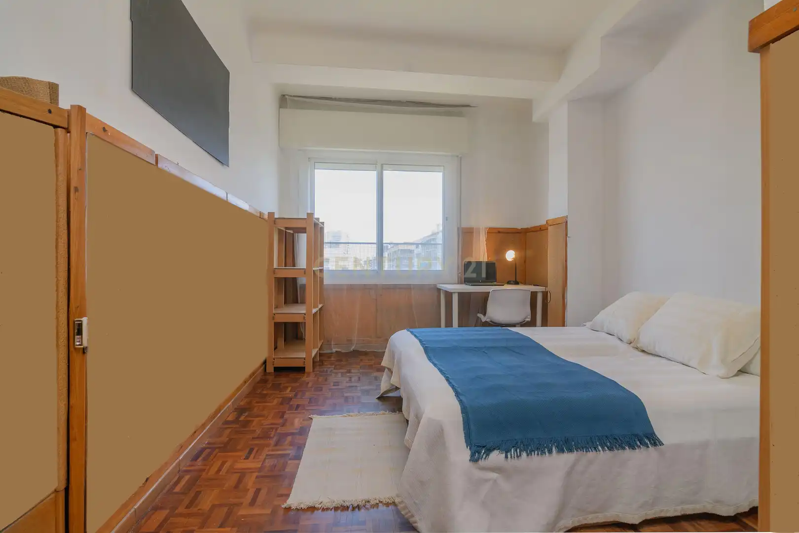 Schlafzimmer von Wohnung zum Verkauf in Barcelona mit Klimaanlage, Ofen und Mikrowelle