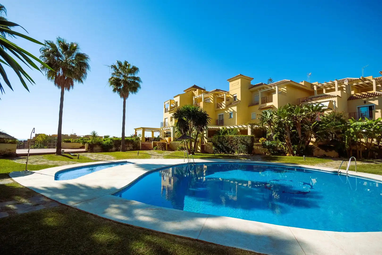 Jardín de Casa adosada en venta en Estepona con Aire acondicionado, Calefacción y Jardín privado
